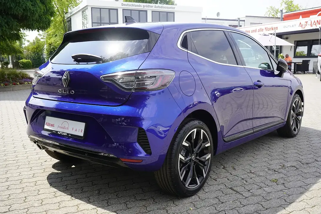 Renault Clio - Thumbnail 3