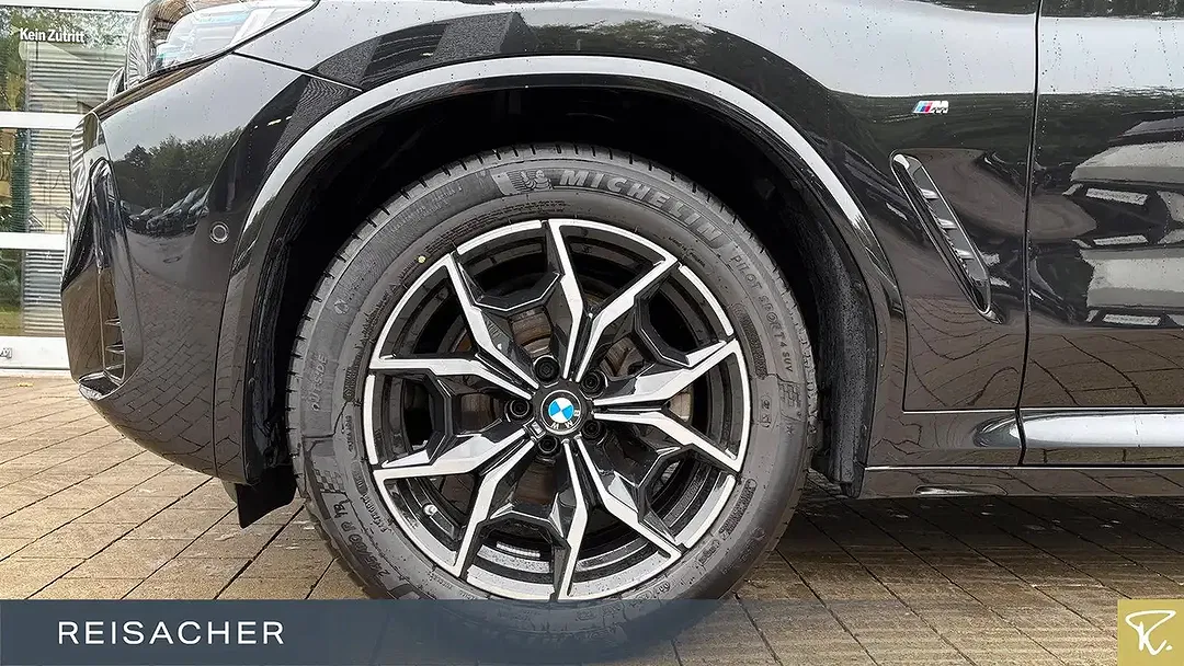 BMW X4 - Thumbnail 3