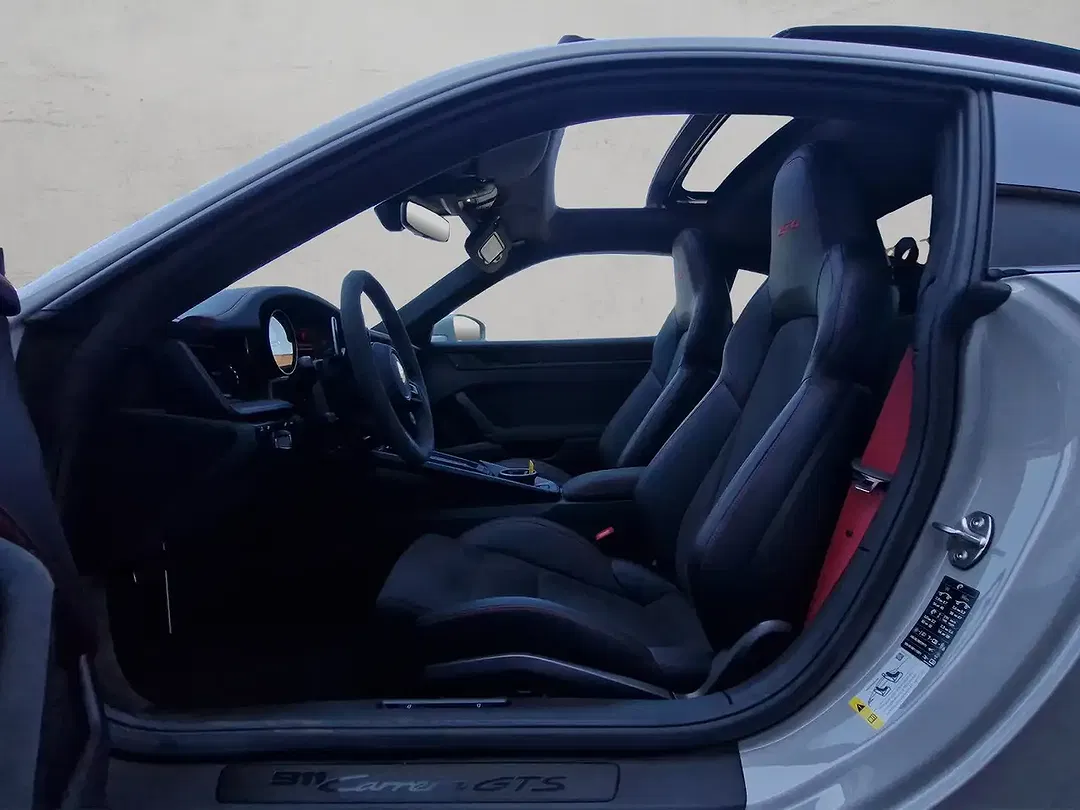 Porsche 911 - Thumbnail 5