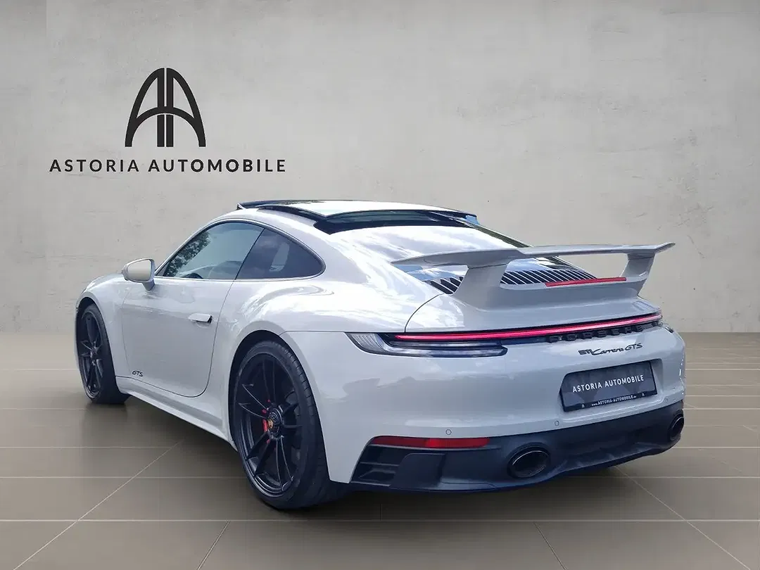 Porsche 911 - Thumbnail 7