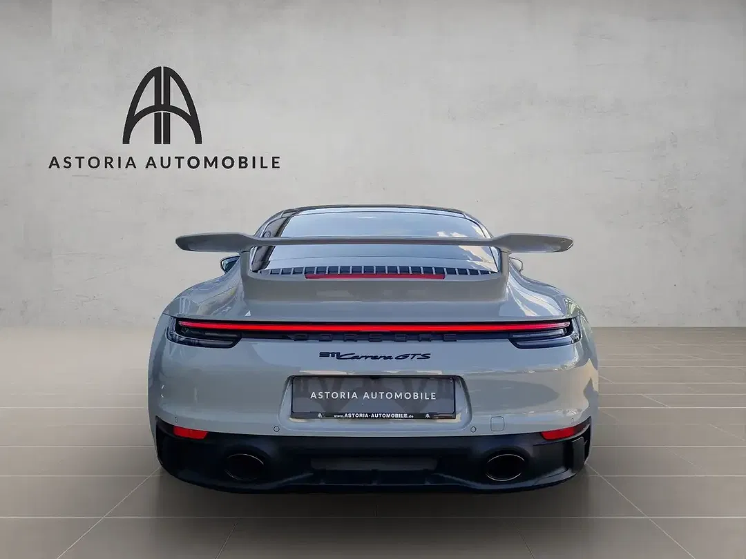 Porsche 911 - Thumbnail 8