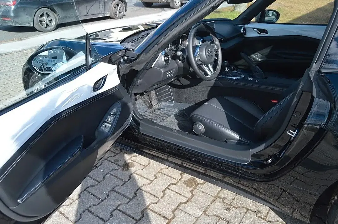Mazda MX-5 - Thumbnail 10