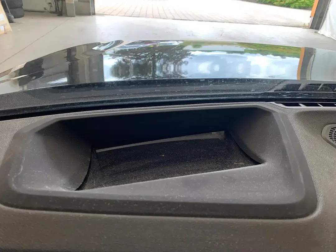 BMW i4 - Thumbnail 10