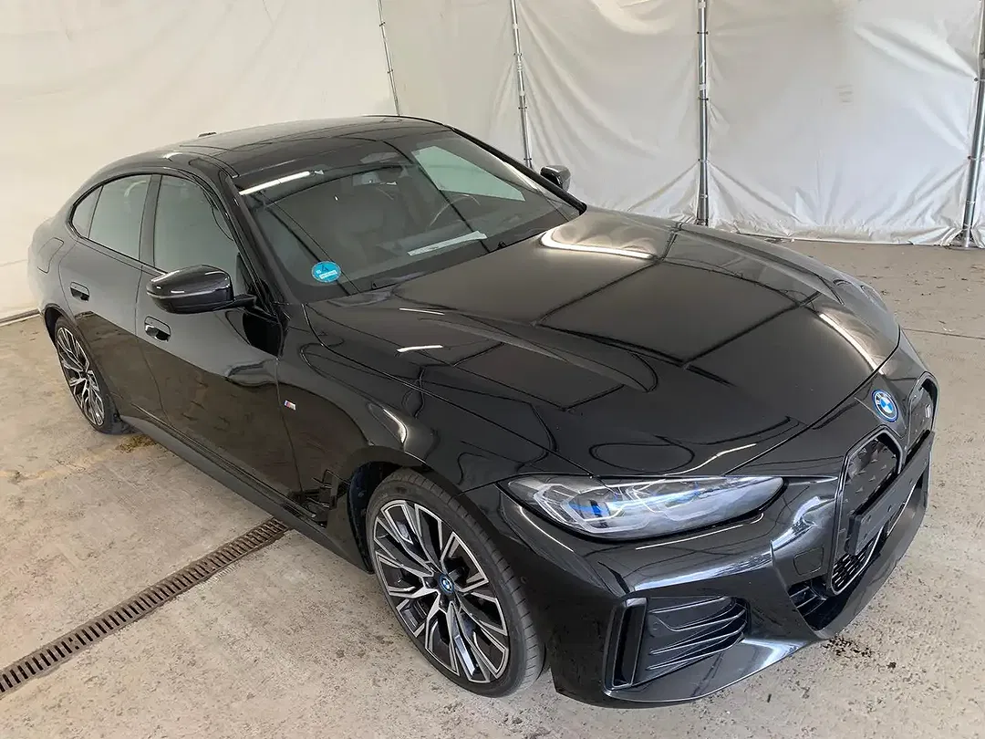 BMW i4 - Thumbnail 2