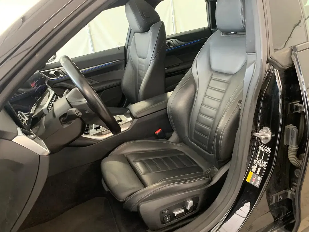 BMW i4 - Thumbnail 6