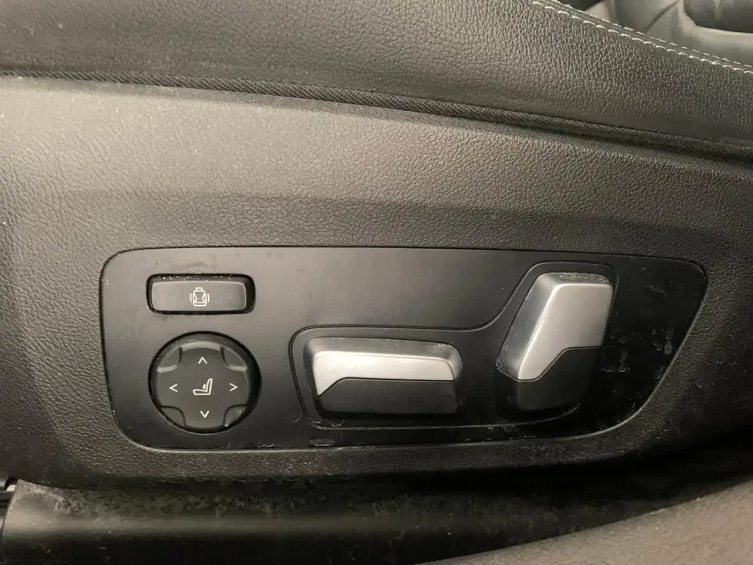 BMW i4 - Thumbnail 7