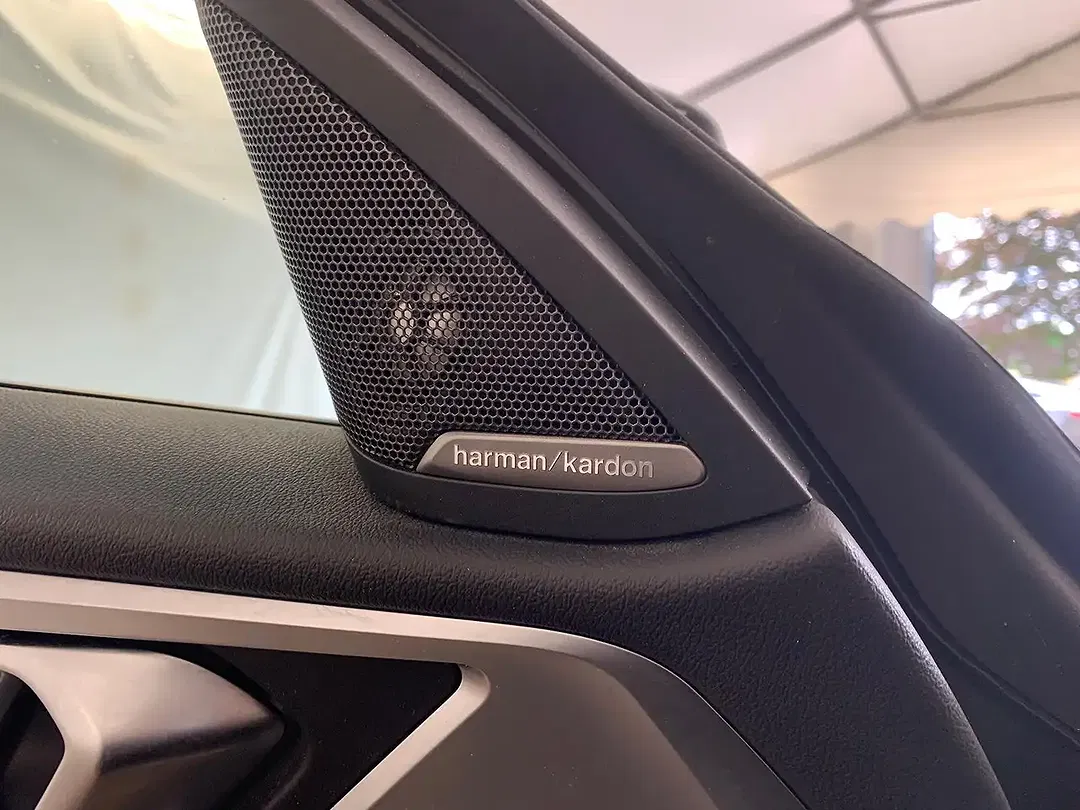 BMW i4 - Thumbnail 8