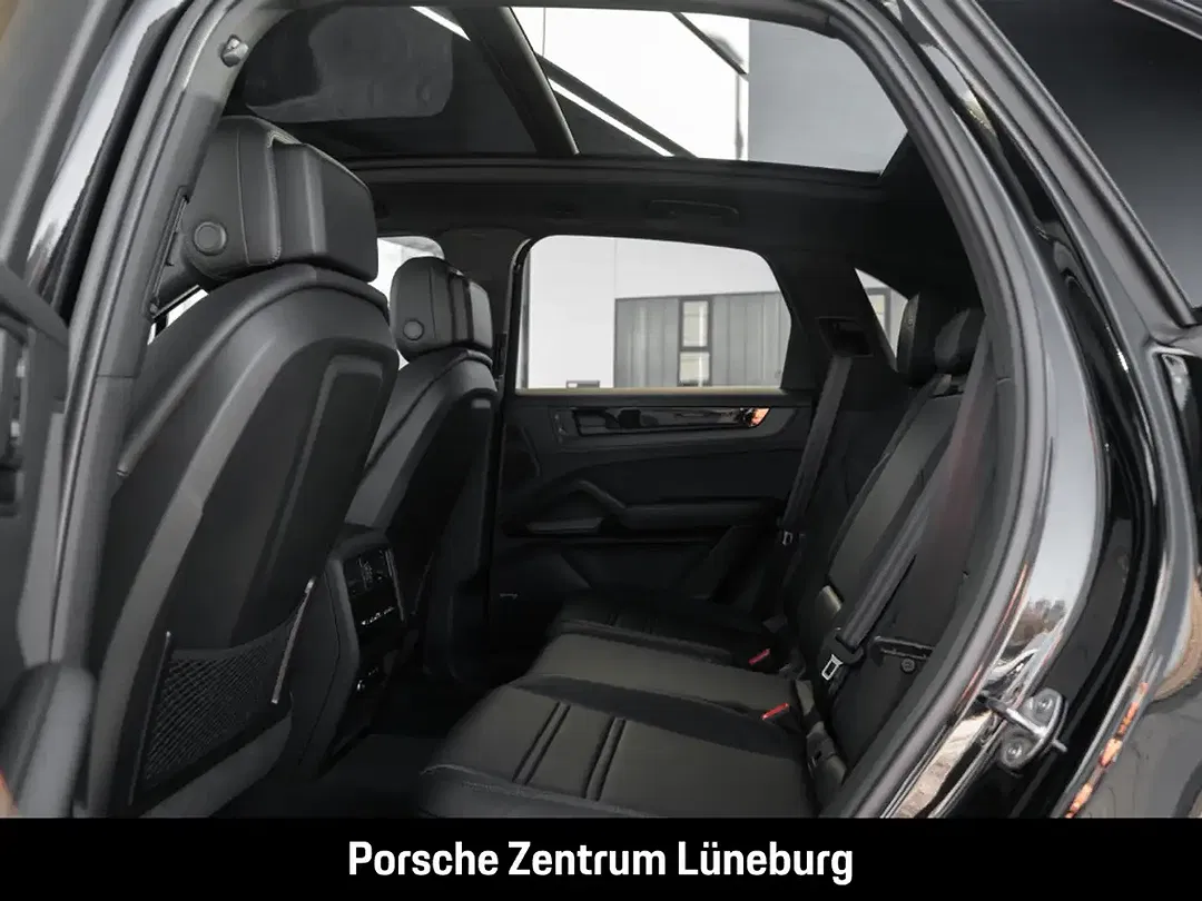Porsche Cayenne - Thumbnail 6