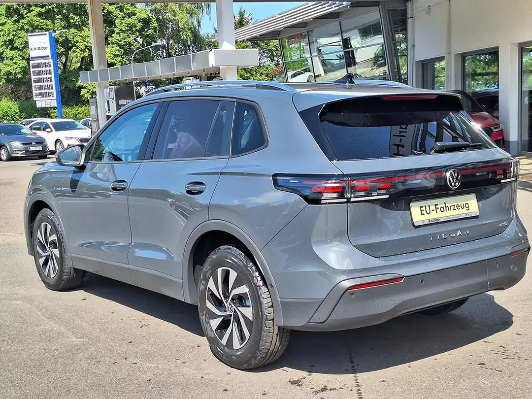 Volkswagen Tiguan - Thumbnail 14