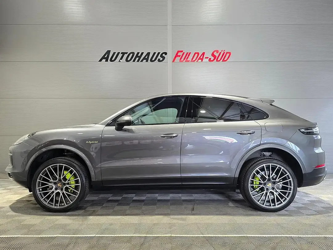 Porsche Cayenne - Thumbnail 6