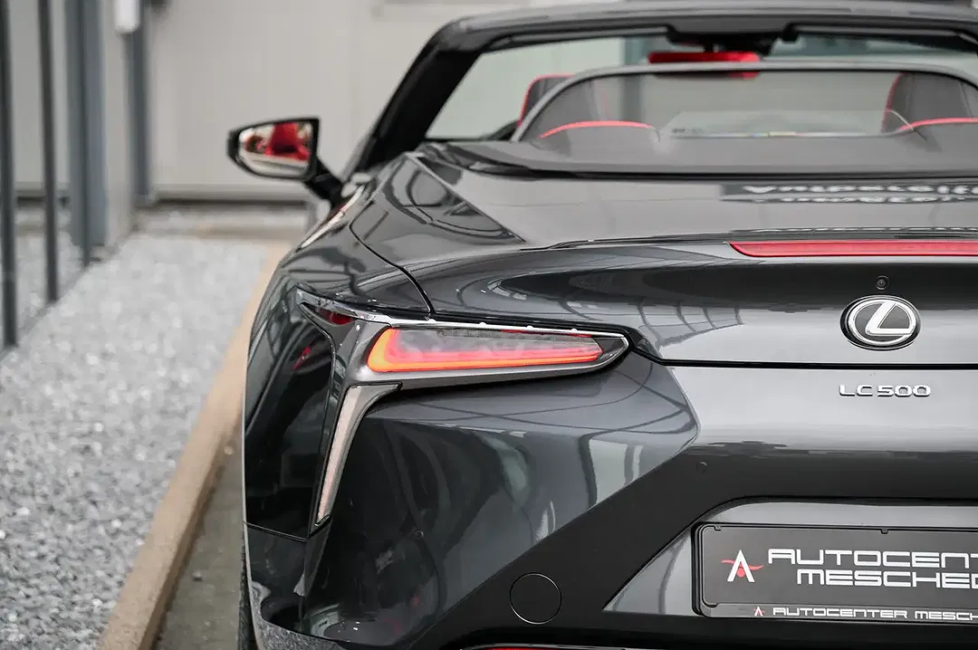Lexus LC 500 - Thumbnail 26