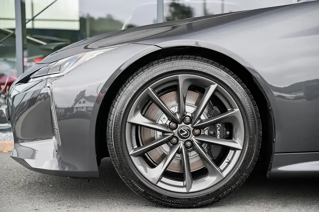 Lexus LC 500 - Thumbnail 38