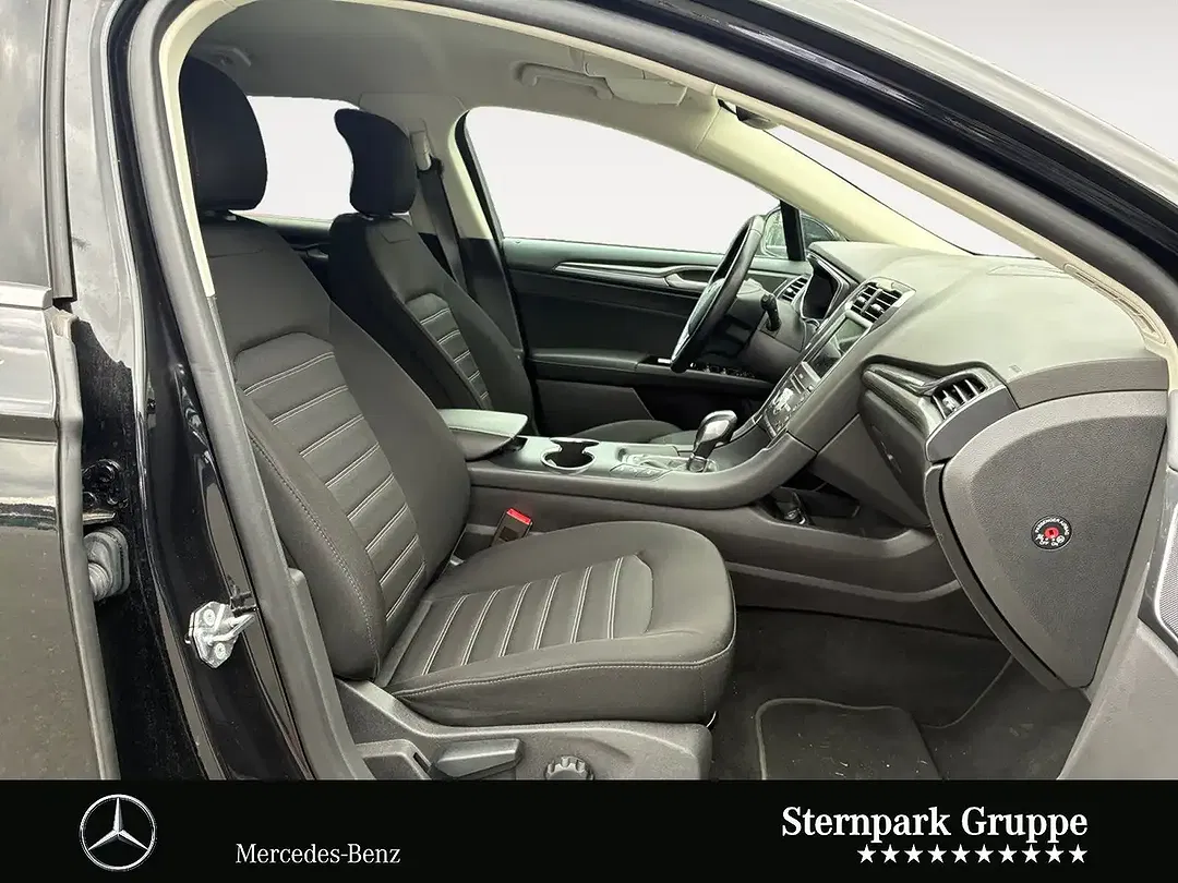 Ford Mondeo 2.0 Hybrid Titanium - foto 15