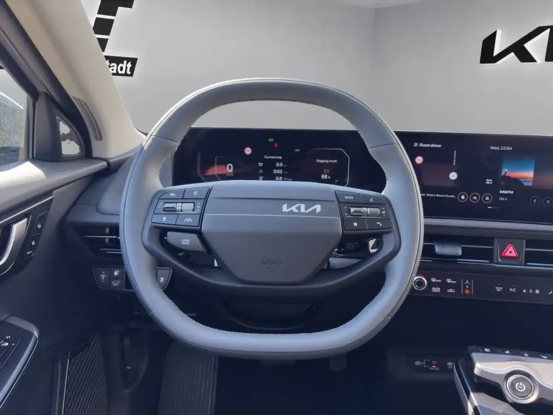 Kia EV6 - Thumbnail 10
