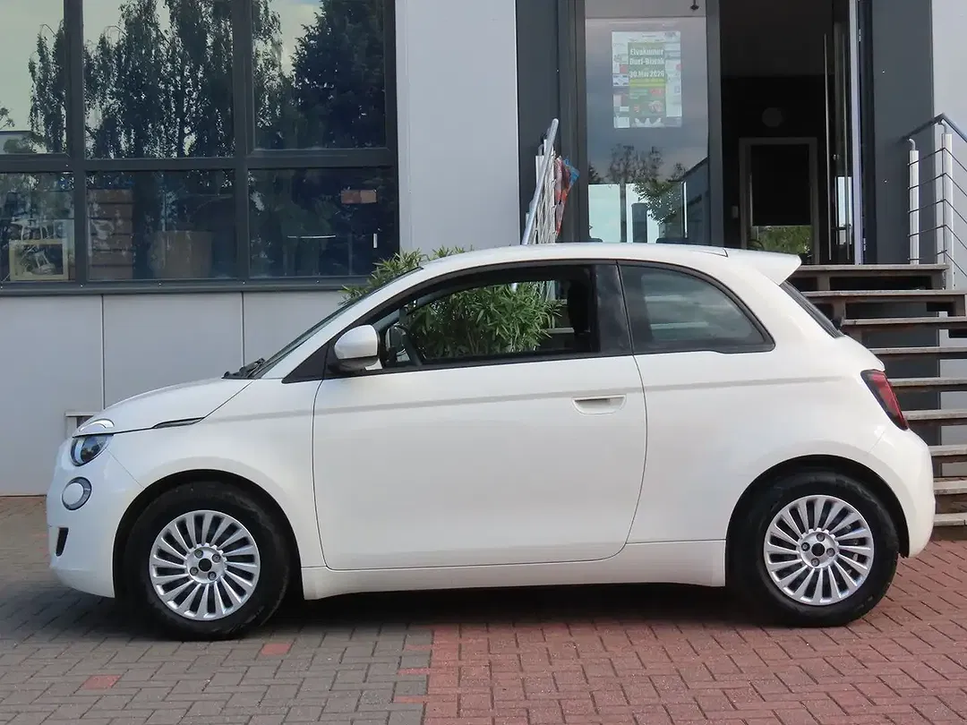 Fiat 500e - Thumbnail 7