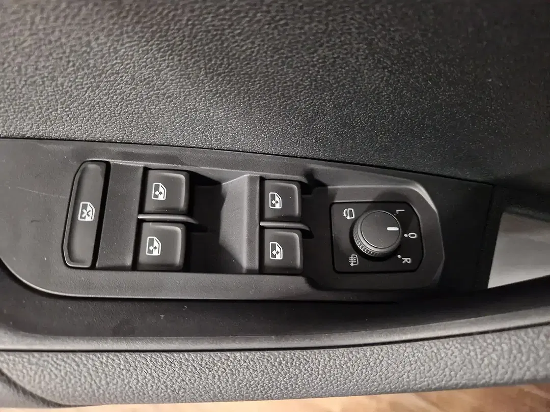 Skoda Karoq - Thumbnail 12