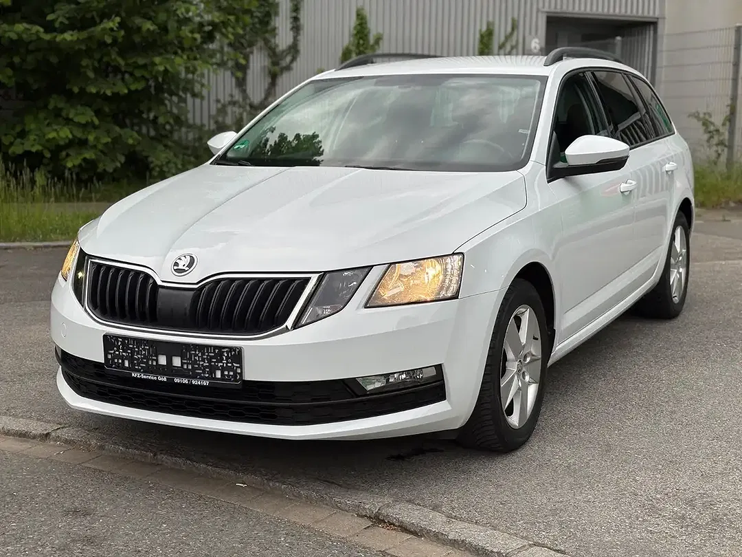 Skoda Octavia Combi Tour - foto 1