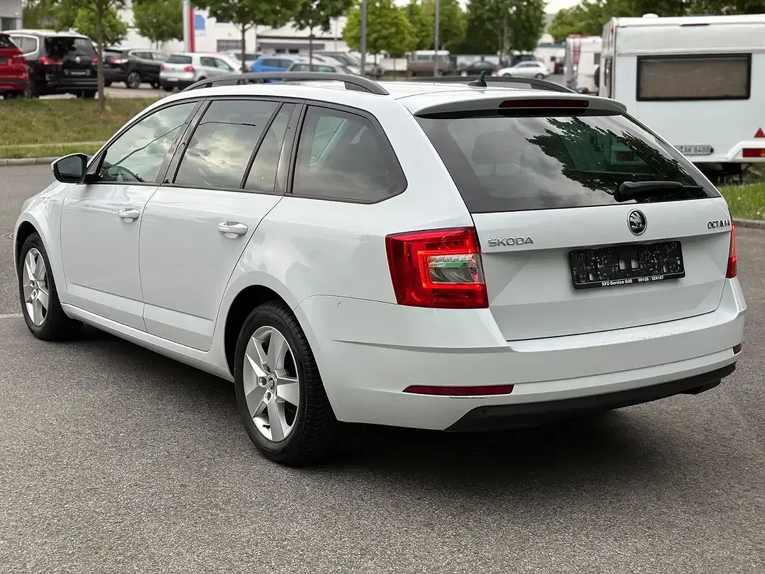 Skoda Octavia - Thumbnail 3