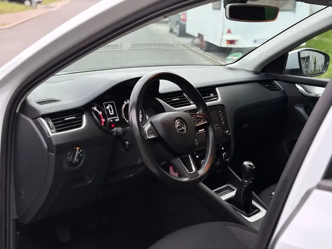 Skoda Octavia - Thumbnail 4