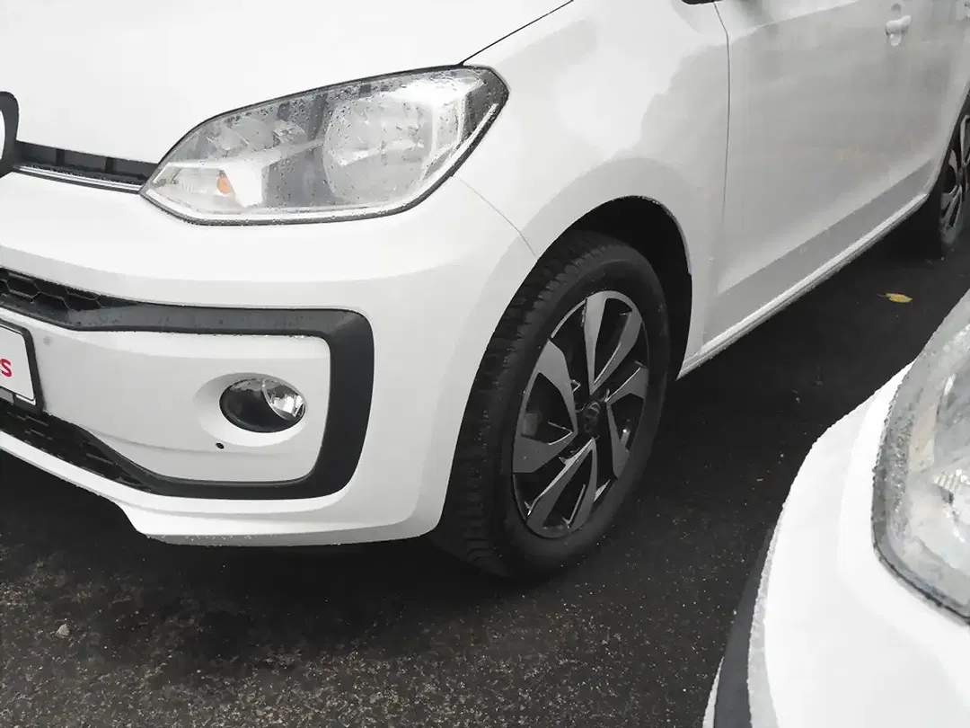 Volkswagen up! - Thumbnail 5