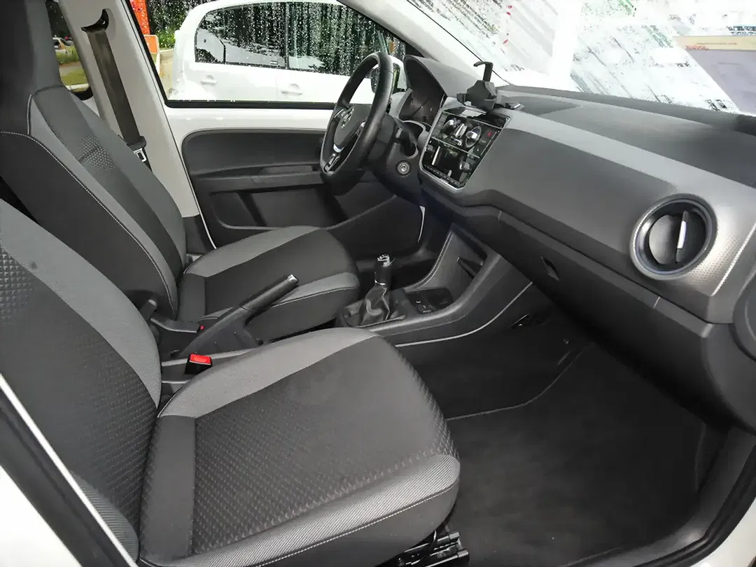 Volkswagen up! - Thumbnail 9