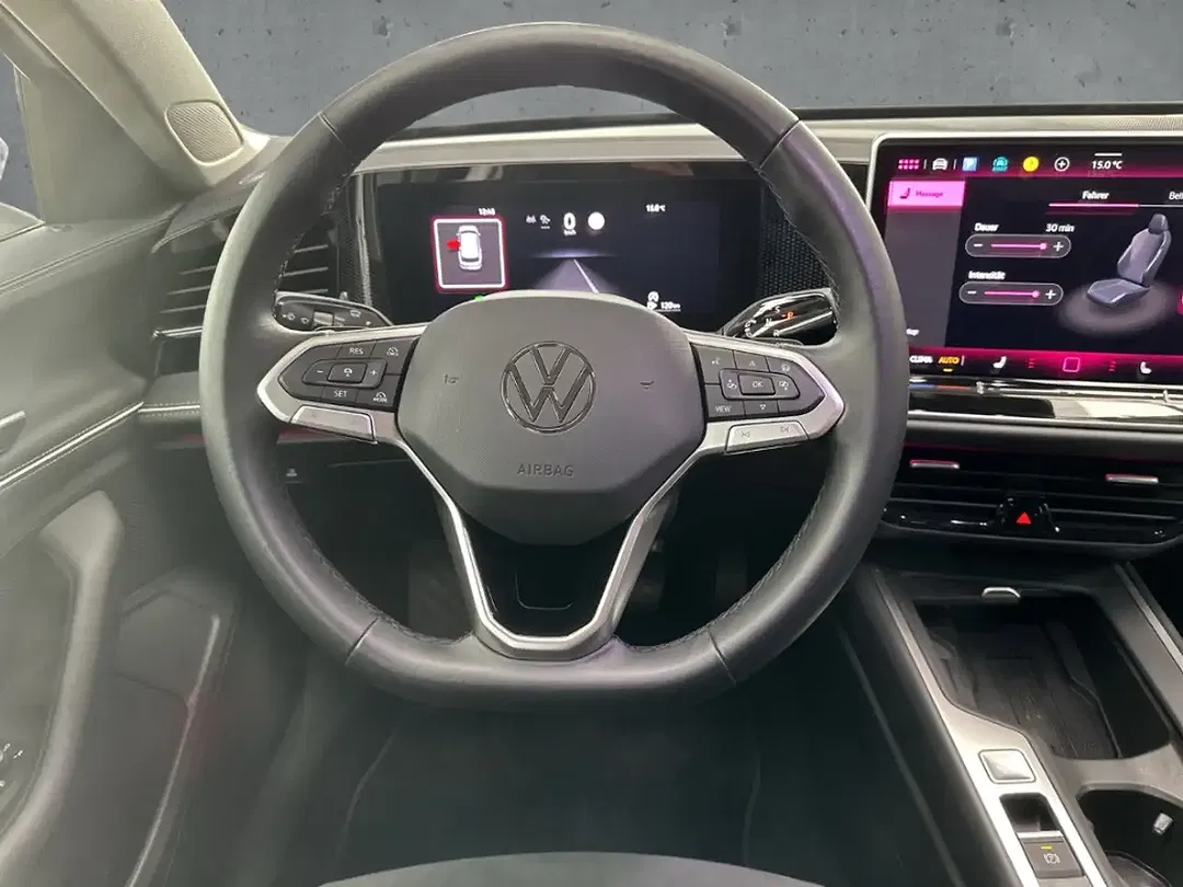 Volkswagen Passat - Thumbnail 11