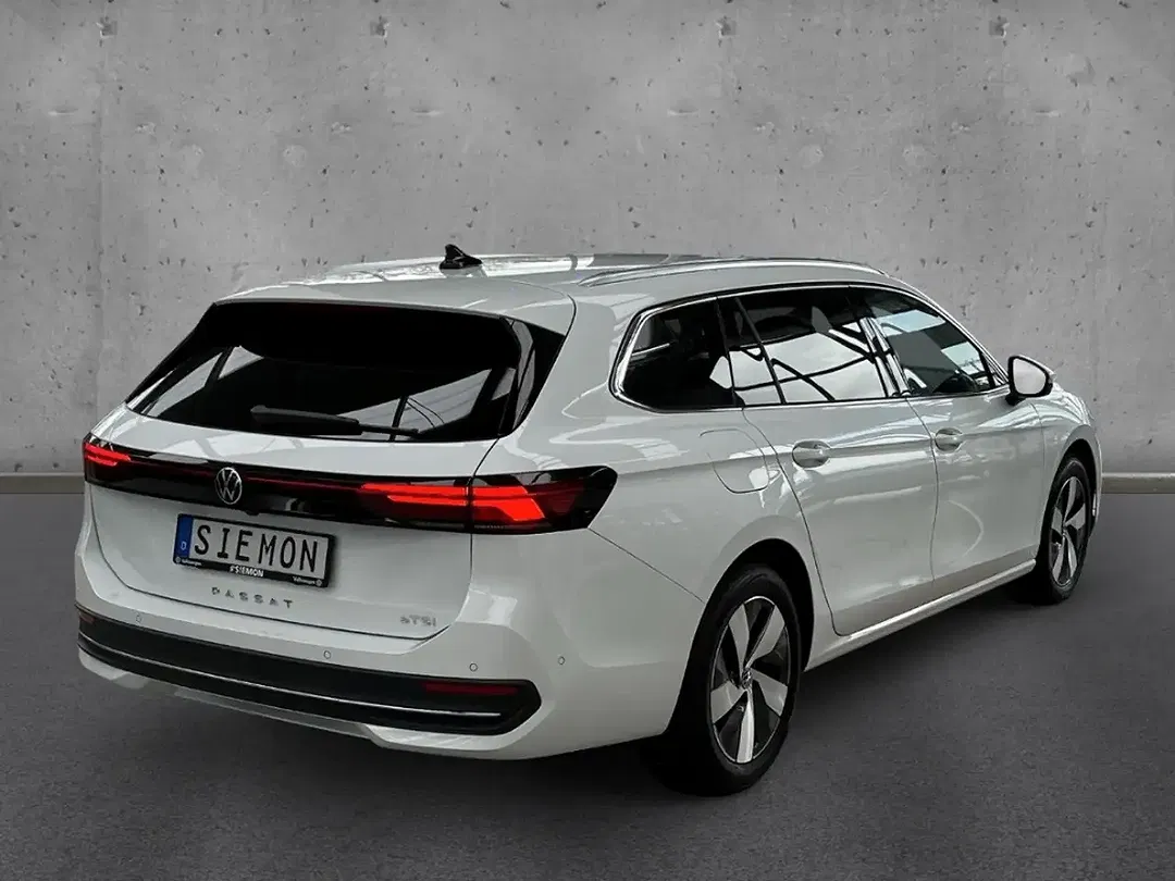 Volkswagen Passat - Thumbnail 4