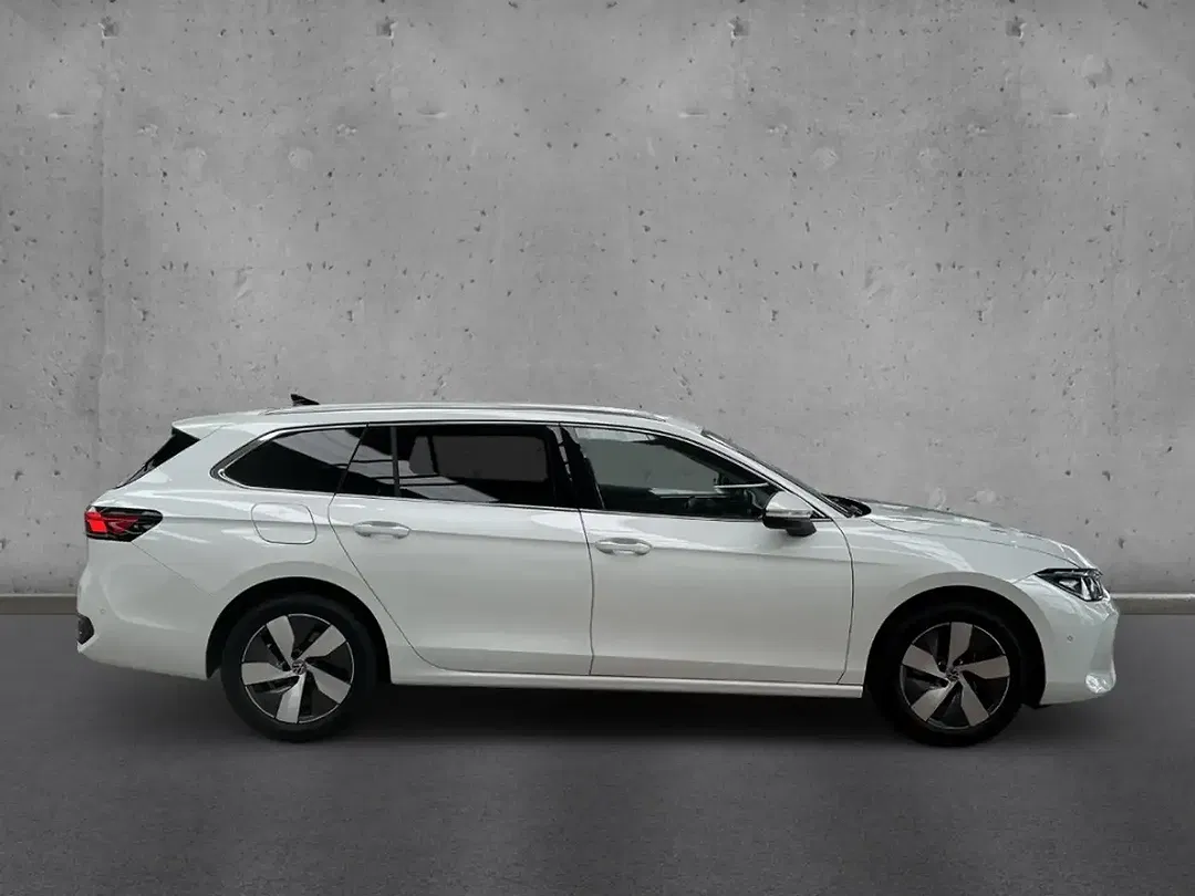 Volkswagen Passat - Thumbnail 5