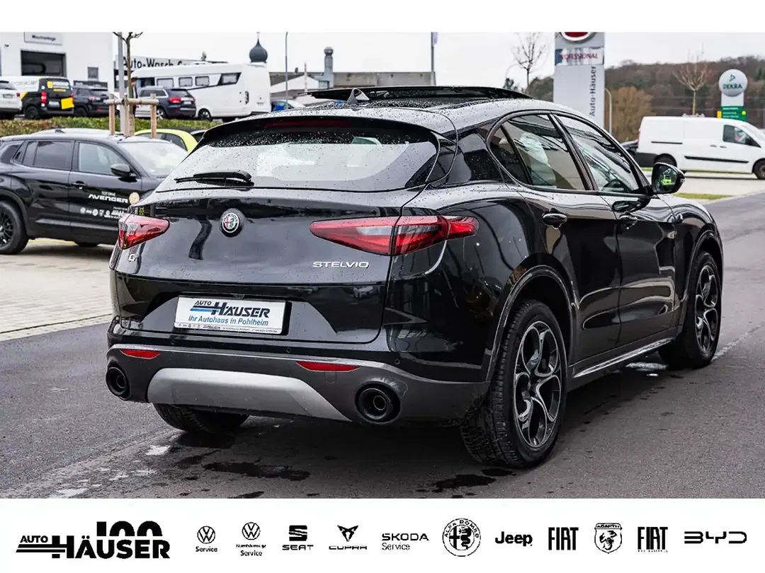 Alfa Romeo Stelvio - Thumbnail 4