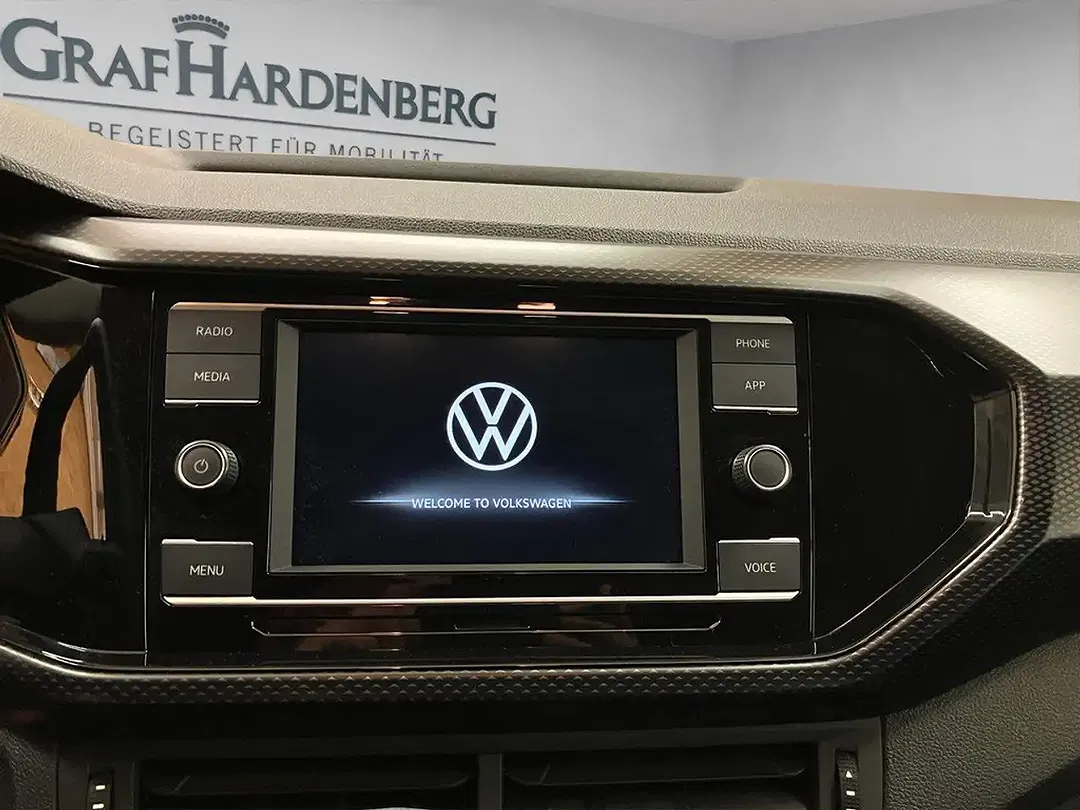 Volkswagen T-Cross - Thumbnail 11