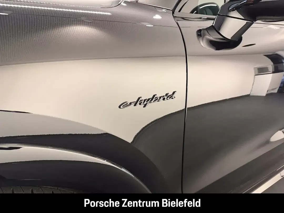 Porsche Cayenne - Thumbnail 14