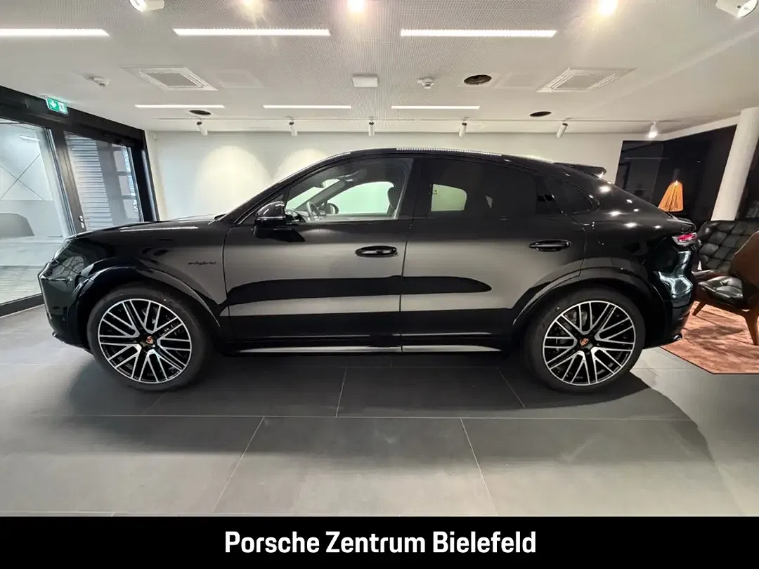 Porsche Cayenne - Thumbnail 2