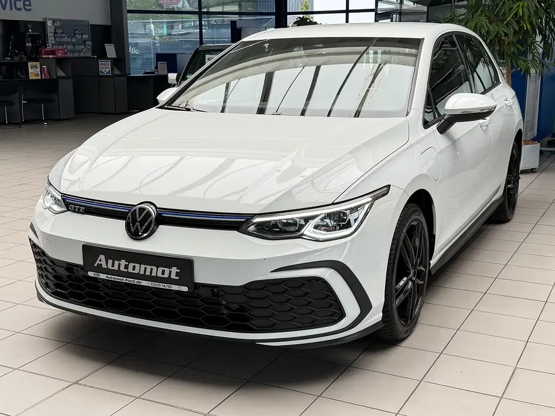 Volkswagen Golf - Thumbnail 1