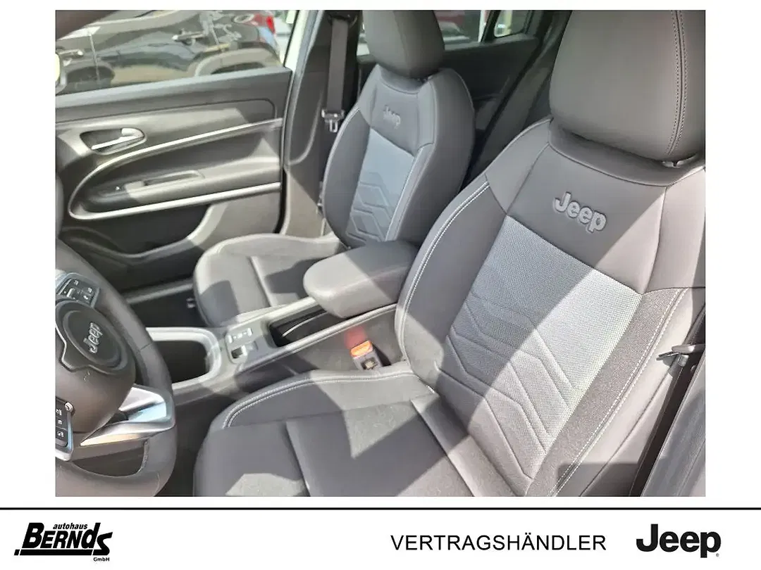 Jeep Avenger - Thumbnail 8