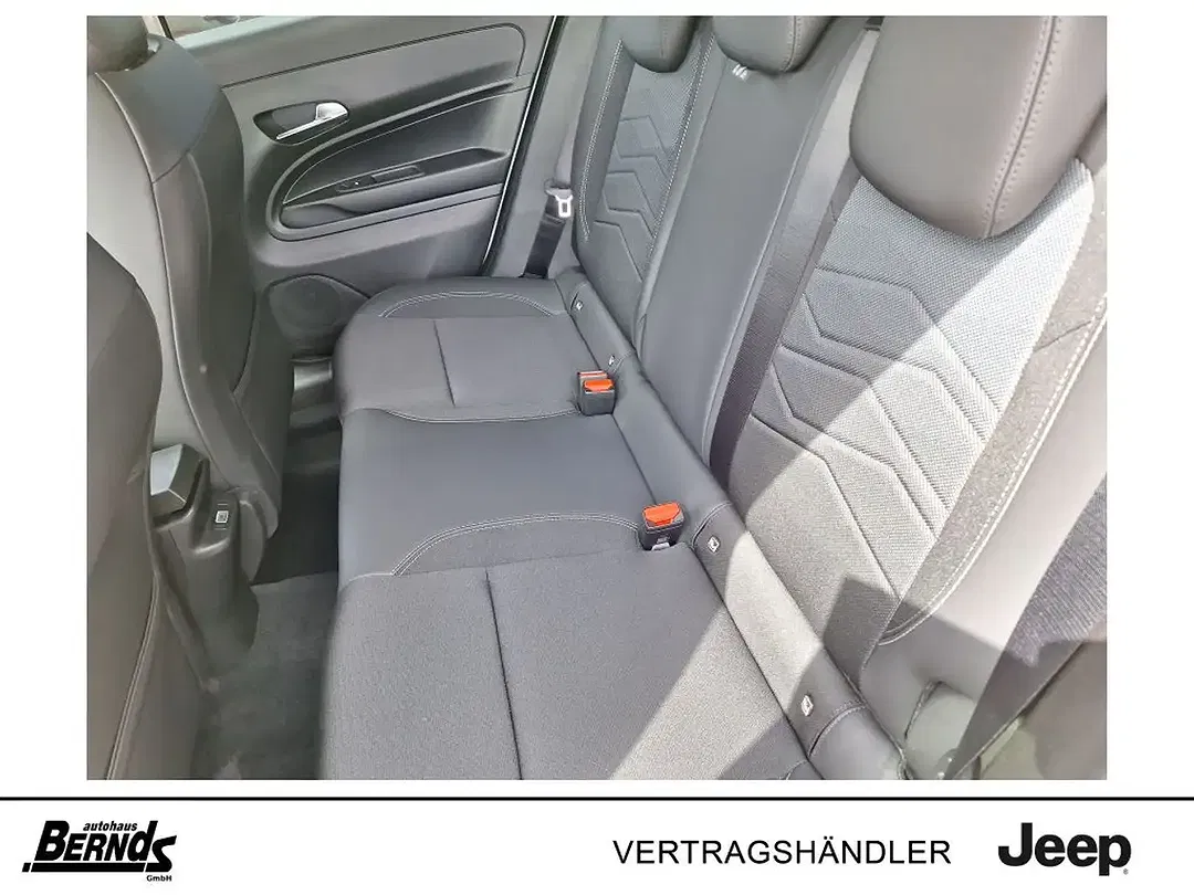 Jeep Avenger - Thumbnail 9