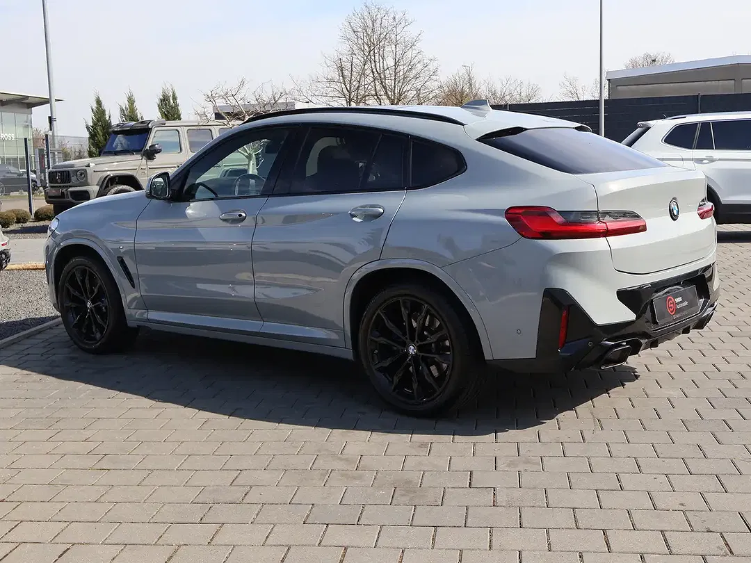 BMW X4 - Thumbnail 6
