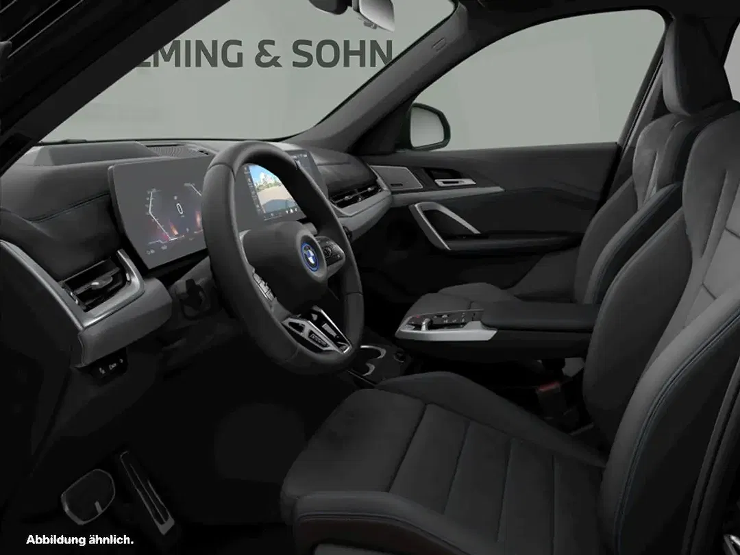 BMW iX1 - Thumbnail 5