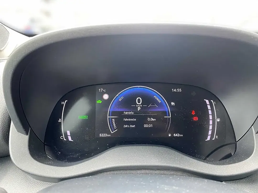 Toyota Yaris - Thumbnail 12