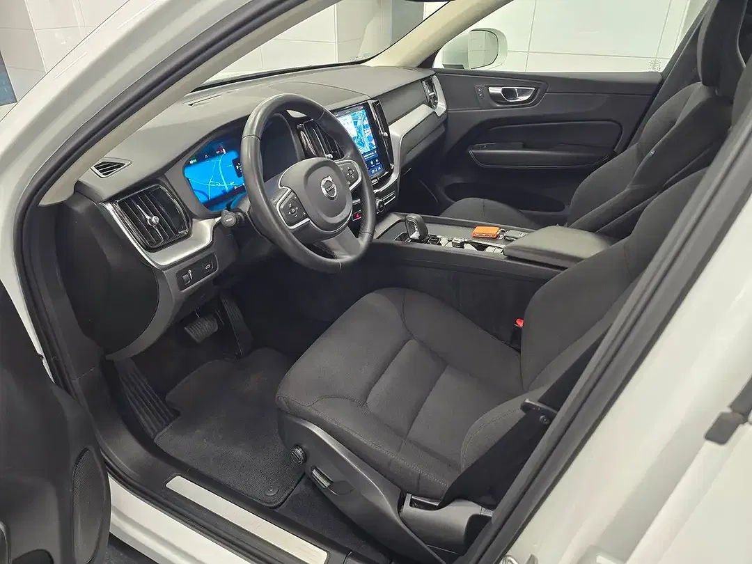 Volvo XC60 - Thumbnail 6