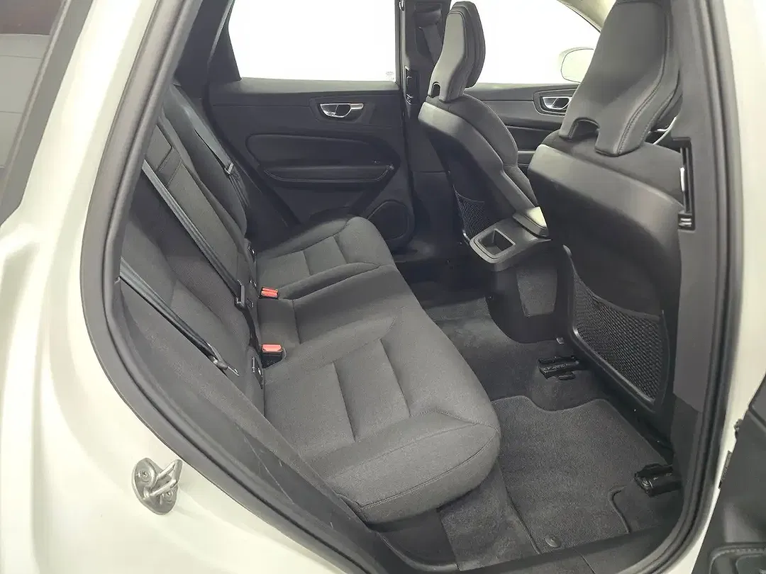 Volvo XC60 - Thumbnail 7