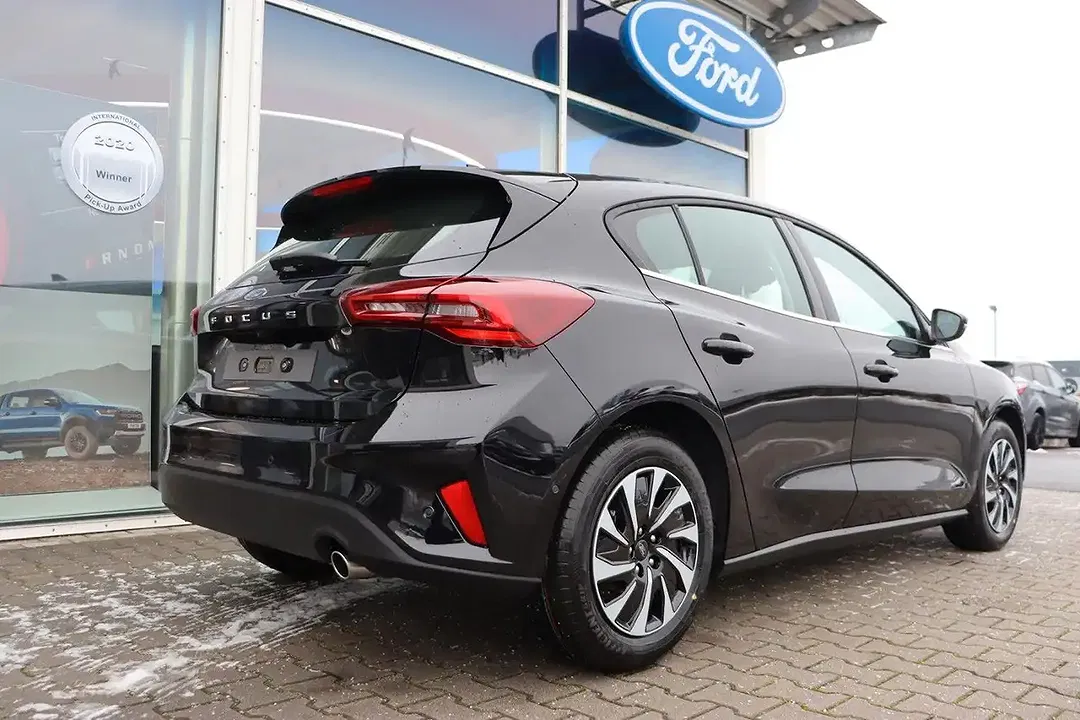 Ford Focus - Thumbnail 9