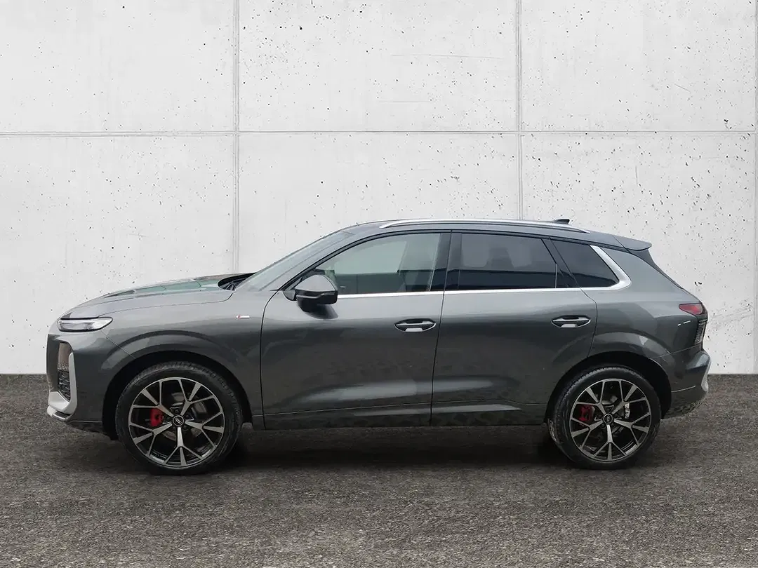 Audi Q3 - Thumbnail 3