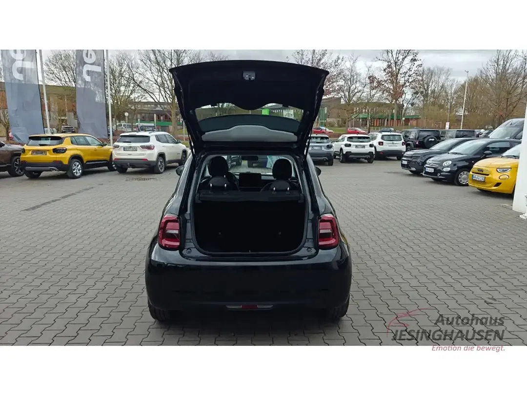 Fiat 500e - Thumbnail 10