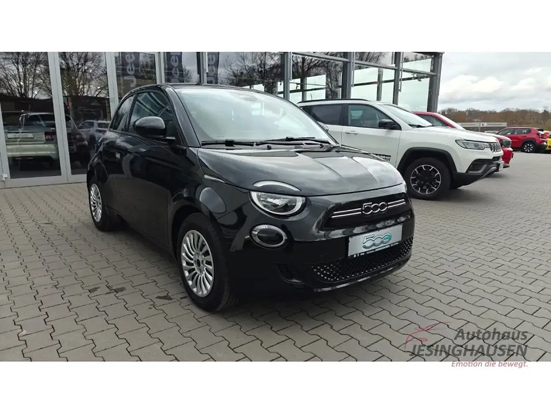 Fiat 500e - Thumbnail 3