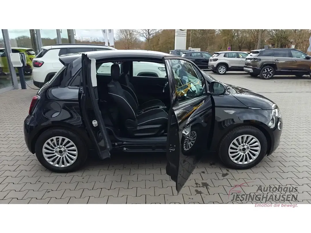 Fiat 500e - Thumbnail 6
