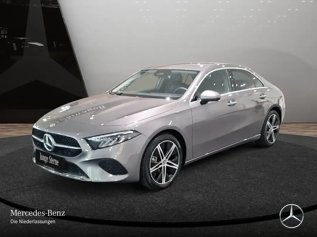 Mercedes-Benz A 180 - Thumbnail 1