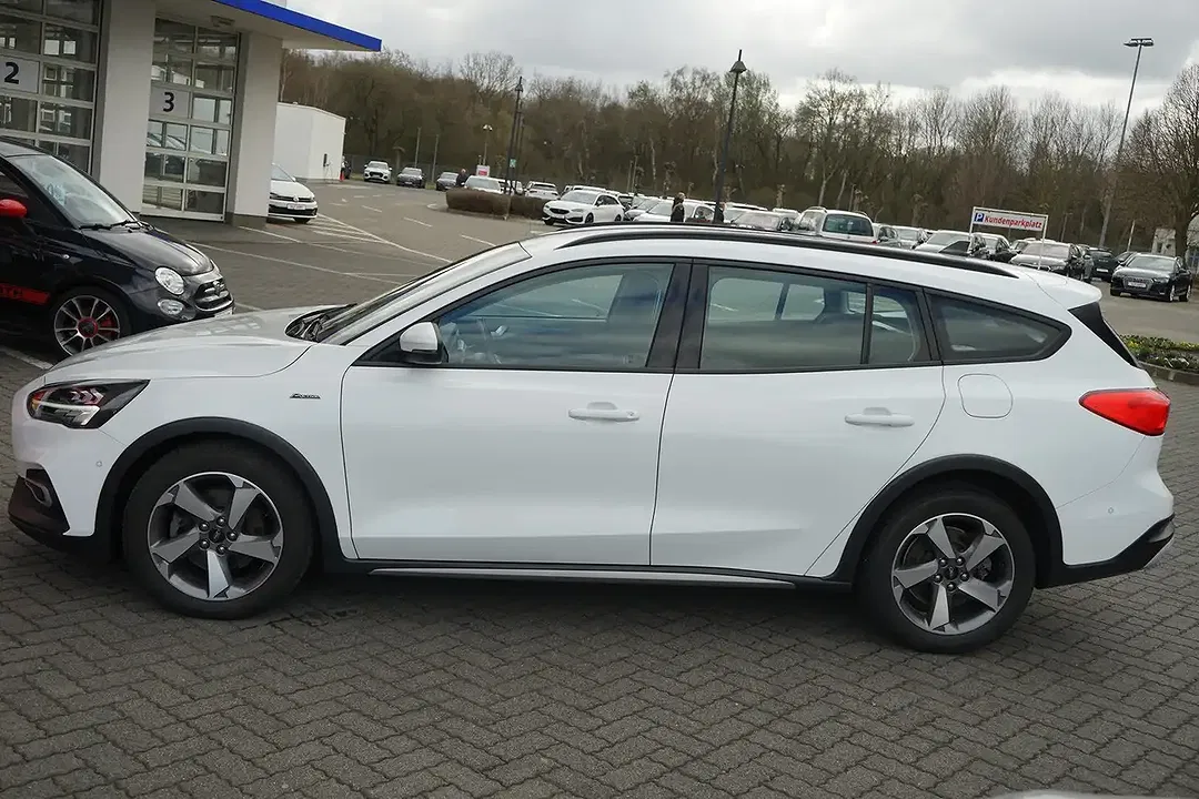 Ford Focus 1.5 Active - foto 8