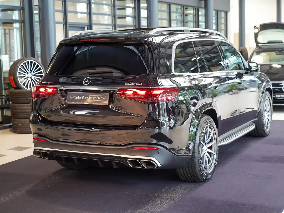 Mercedes-Benz GLS 63 AMG - Thumbnail 3