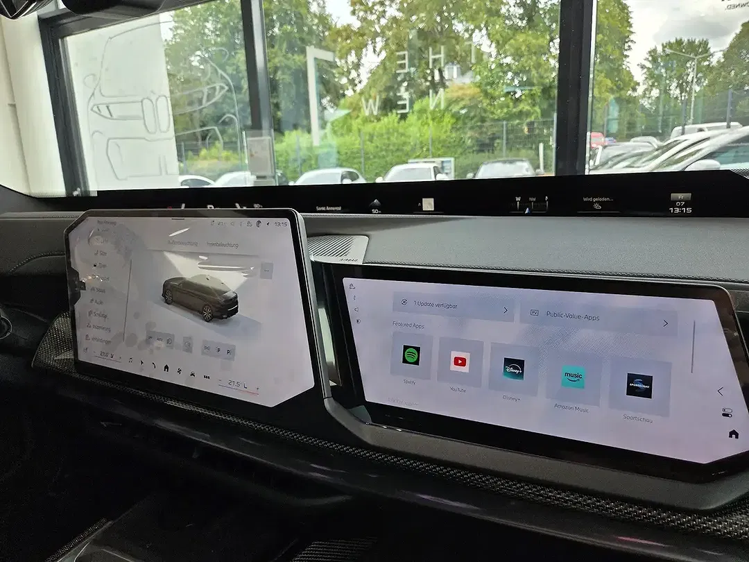 BMW i7 - Thumbnail 13