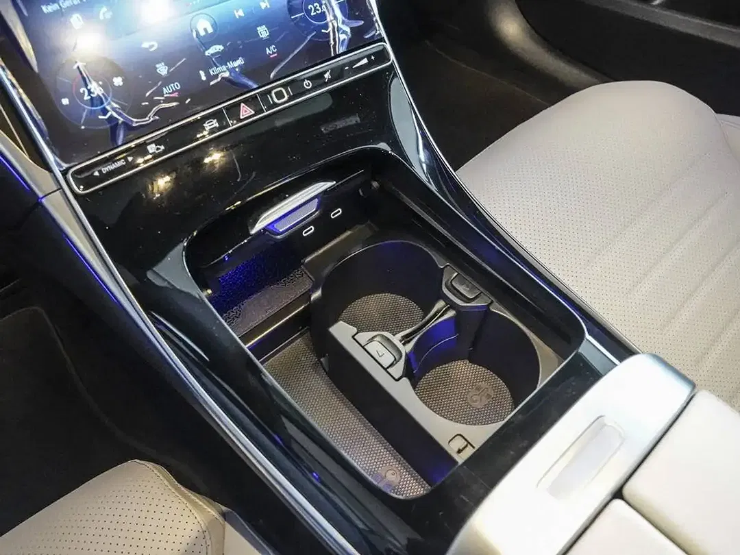 Mercedes-Benz C 220 - Thumbnail 13
